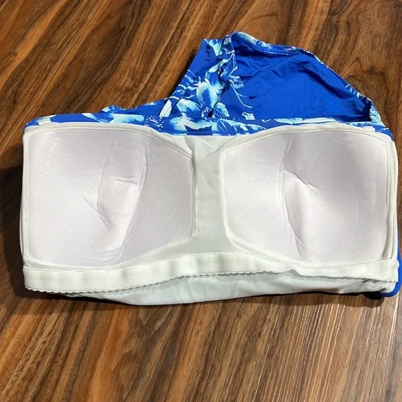 Tommy Bahama Scrolls Shirred Bandeau - Picture 14 of 16